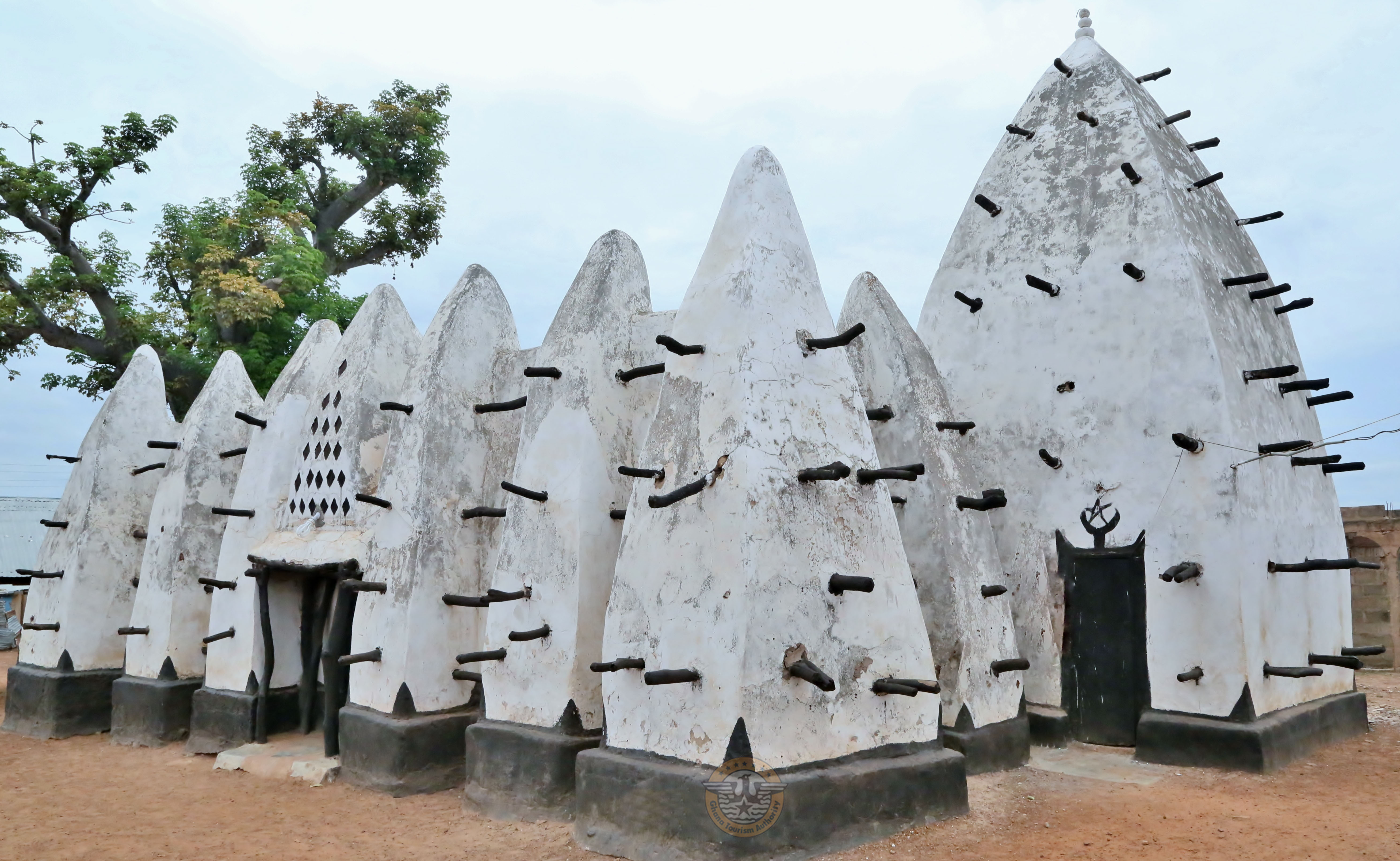 tourist sites in ghana in french